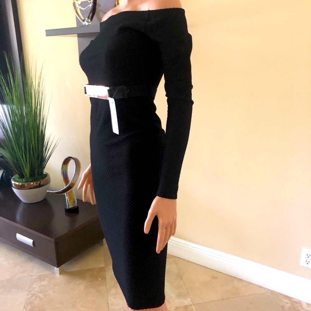 ***SOLD**Sleek Bodycon "Black" Form fitting Dress Womens